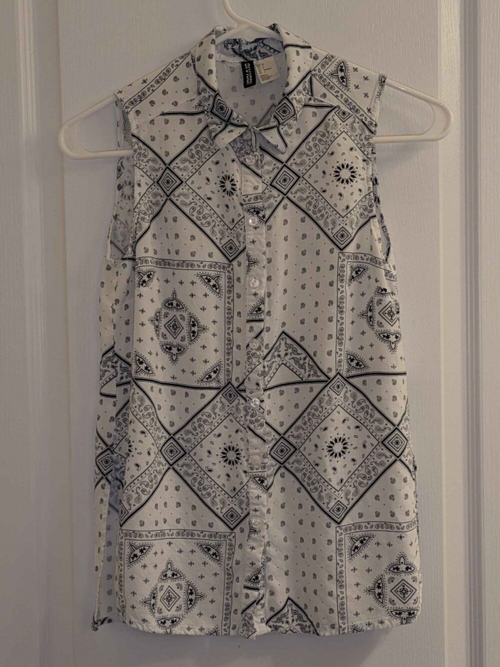 bandana print button-down tank